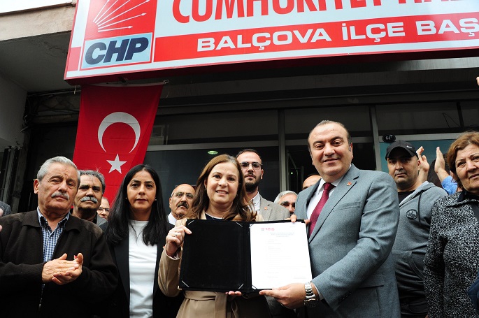 Başkan Çalkaya, Balçova’yı yanına alarak adaylığını açıkladı