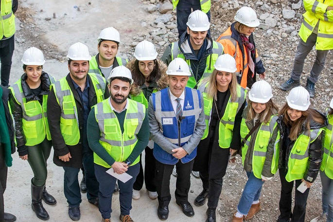 Başkan Soyer, Narlıdere Metrosu'nda öğrencilerle buluştu