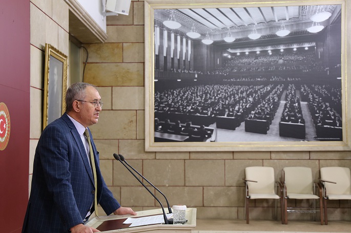 DEÜ Kız Yurdu için bağışlanan arsa satışına itiraz