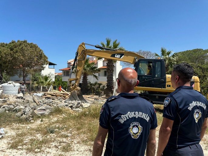 İzmir Büyükşehir Belediyesi kaçak yapılaşmaya izin vermiyor