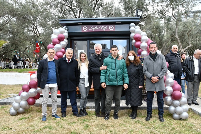 Narlıdere'de Çok ÖZEL Bir Durak: Zeytin Kafe 