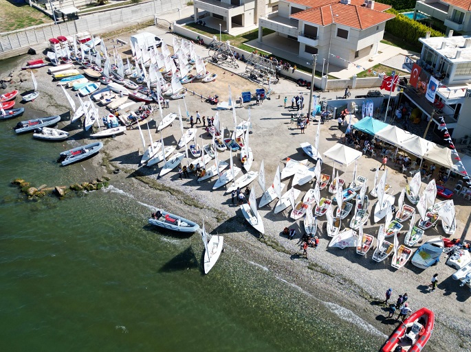 Narlıdere'den İzmir Körfezi'ne yelken şöleni  