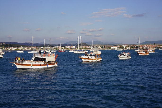 Seferihisar Sığacık'ta Marinaya karşı, tekneli protesto 