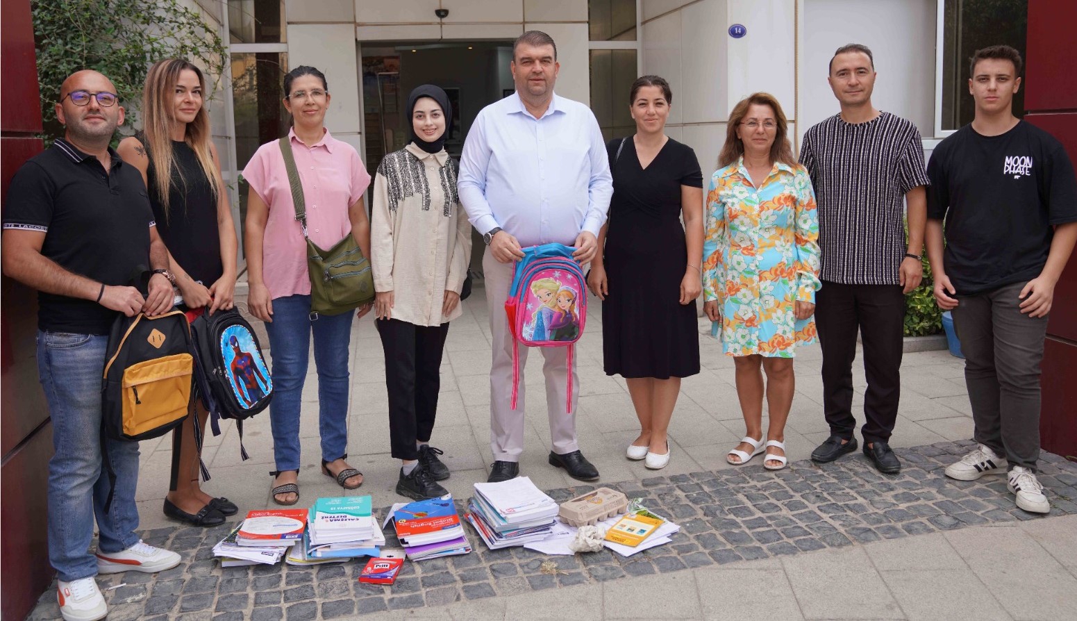 Atıklarını getirdiler, kırtasiye malzemesi aldılar