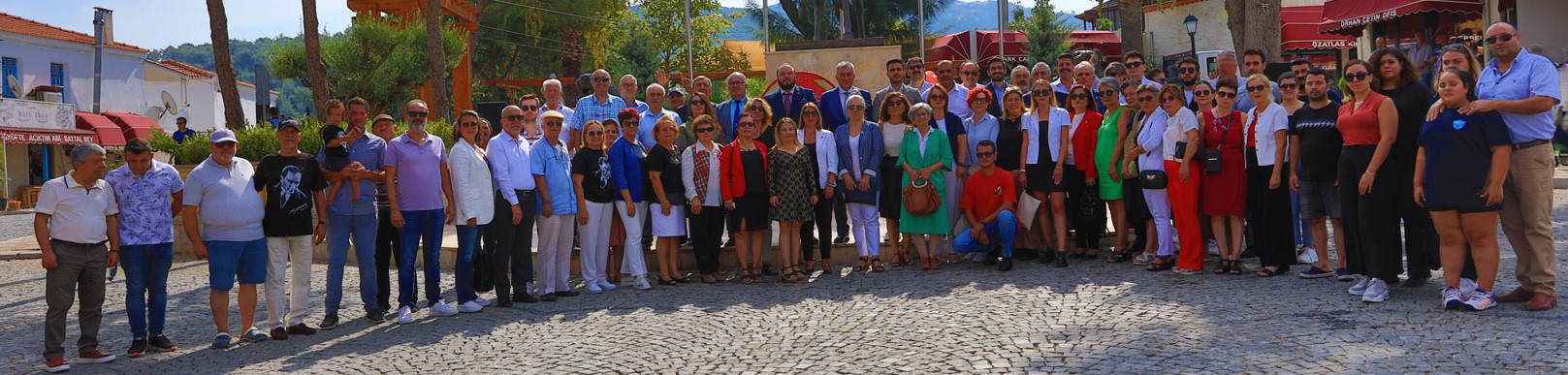 CHP Güzelbahçe’den çifte kutlama